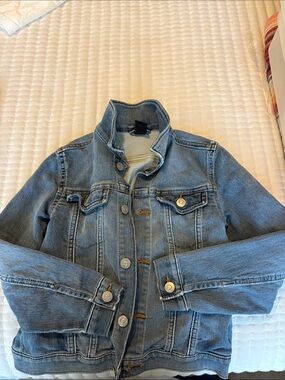 Girls H& M  Light Wash Denim Jacket - Classic Blue